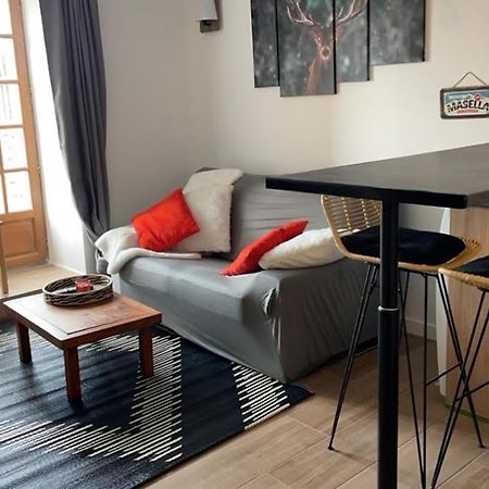 Appartement Avec Chambre Ouverte Bourg-Madame Esterno foto