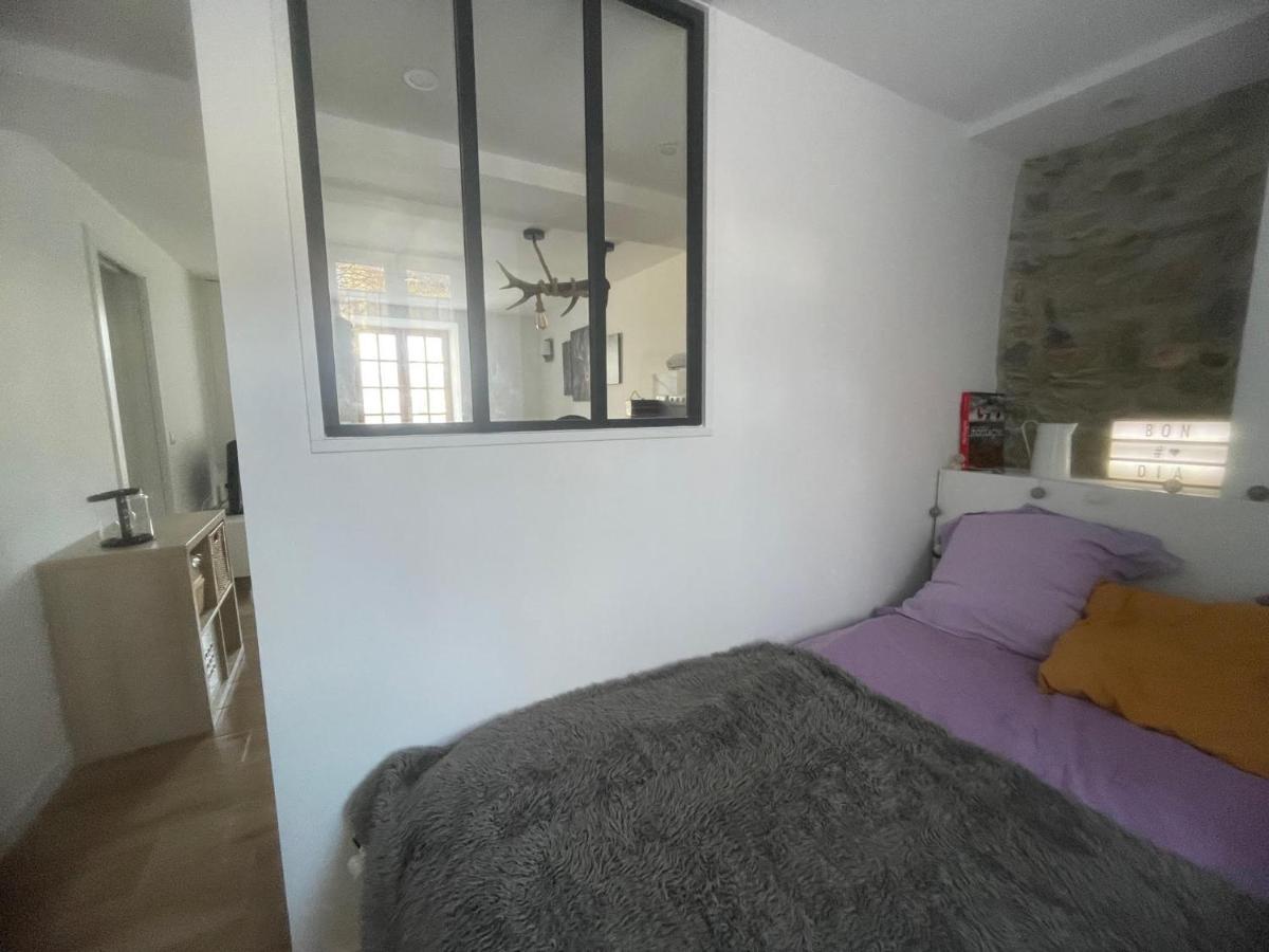 Appartement Avec Chambre Ouverte Bourg-Madame Esterno foto