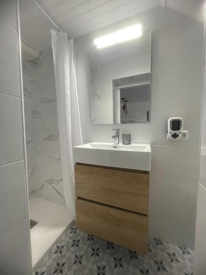 Appartement Avec Chambre Ouverte Bourg-Madame Esterno foto