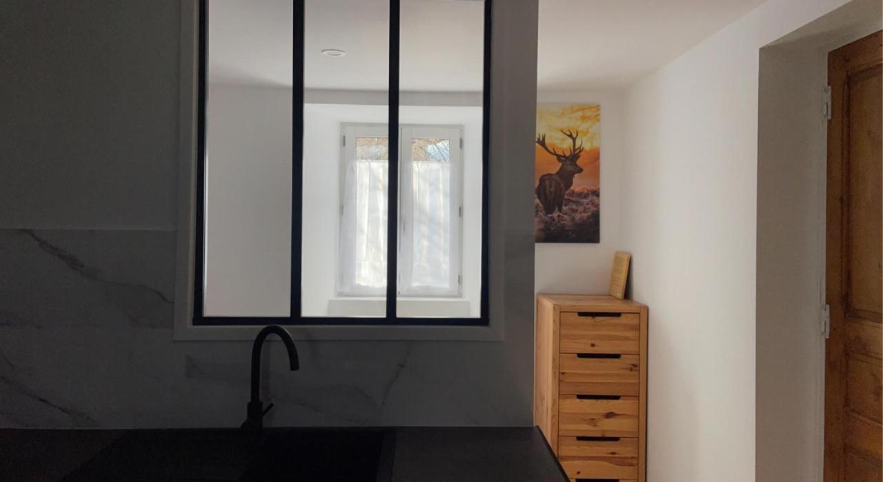 Appartement Avec Chambre Ouverte Bourg-Madame Esterno foto