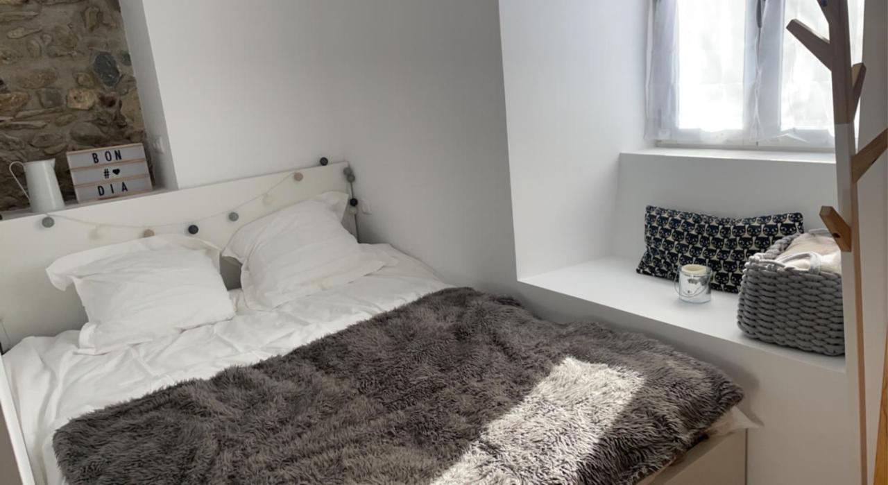 Appartement Avec Chambre Ouverte Bourg-Madame Esterno foto