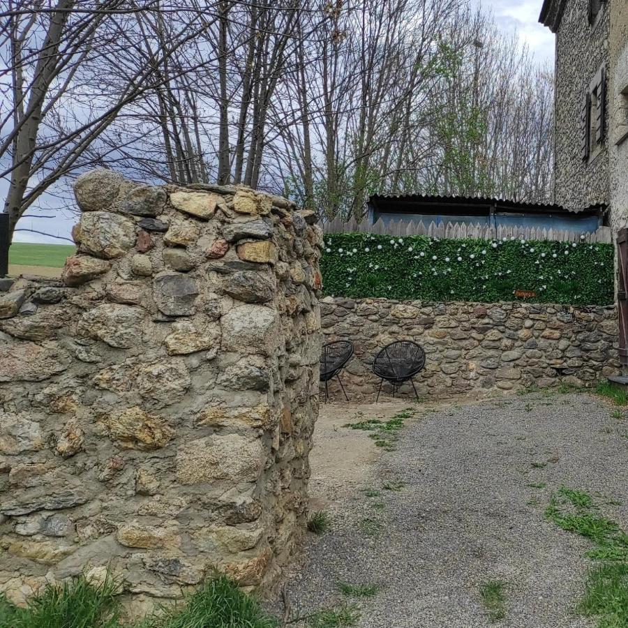 Appartement Avec Chambre Ouverte Bourg-Madame Esterno foto
